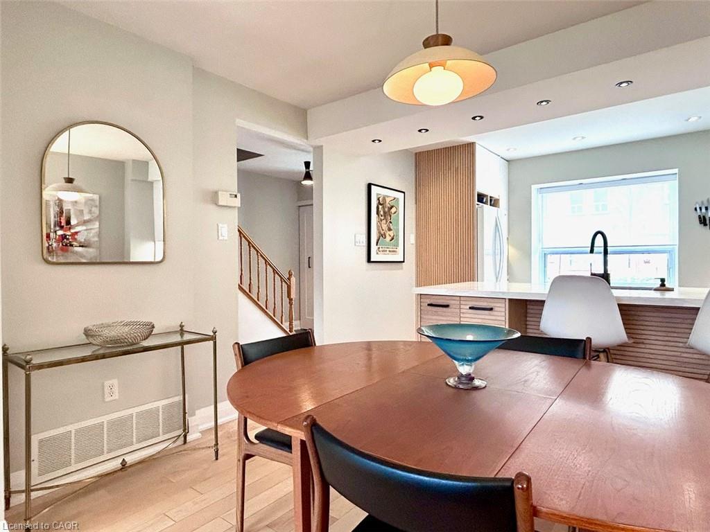 83-1055 Shawnmarr Road, Mississauga, ON - Indoor Photo Showing Dining Room