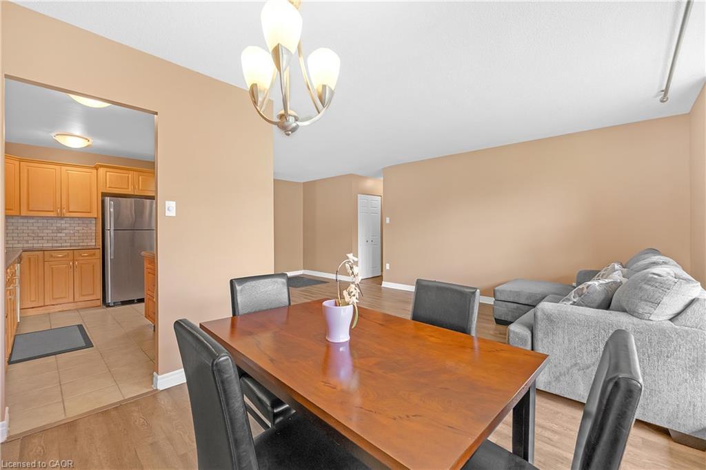 402-1966 Main Street W, Hamilton, ON - Indoor Photo Showing Dining Room