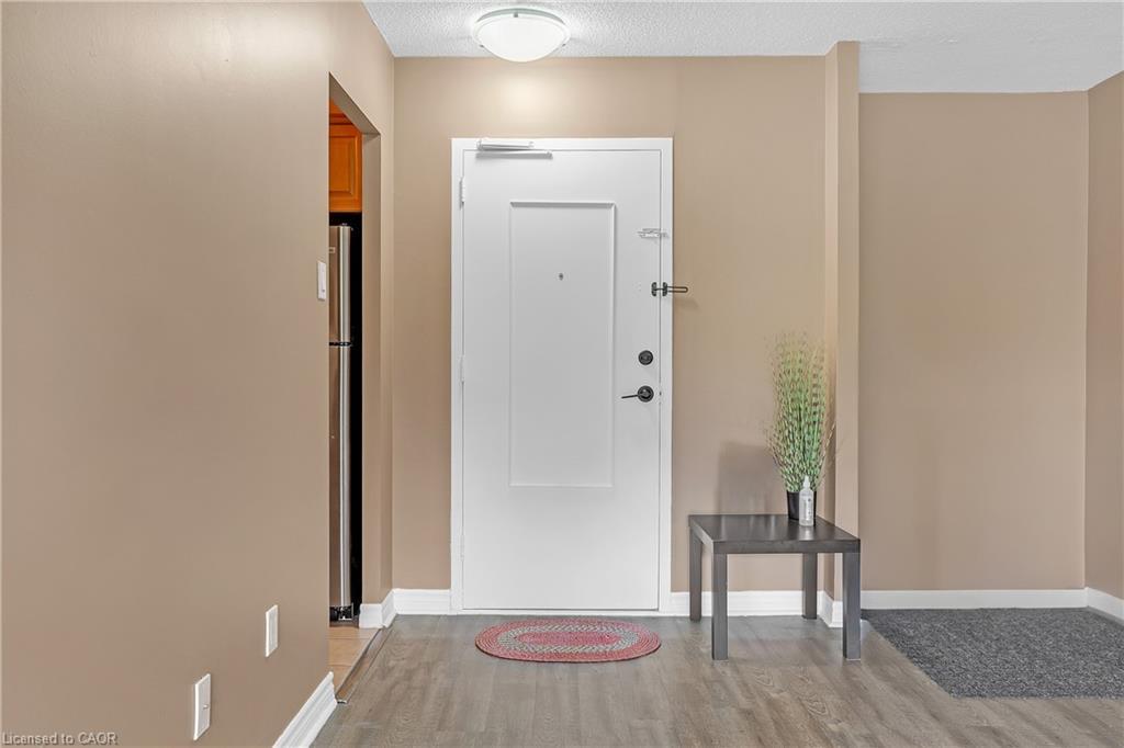 402-1966 Main Street W, Hamilton, ON - Indoor Photo Showing Other Room