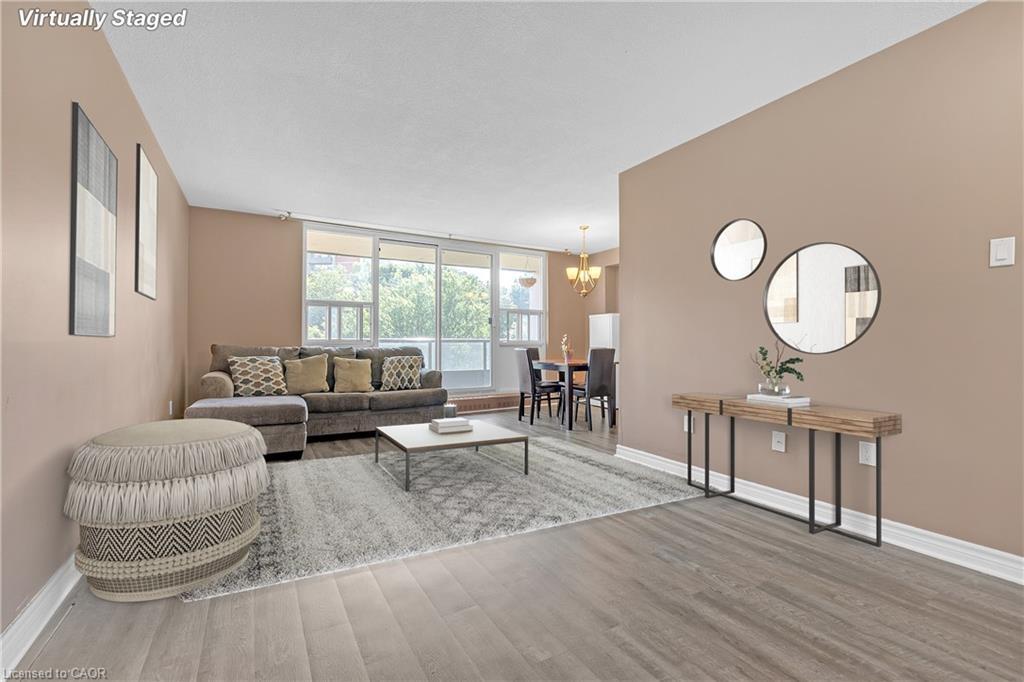 402-1966 Main Street W, Hamilton, ON - Indoor Photo Showing Living Room