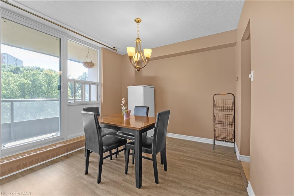 402-1966 Main Street W, Hamilton, ON - Indoor Photo Showing Dining Room
