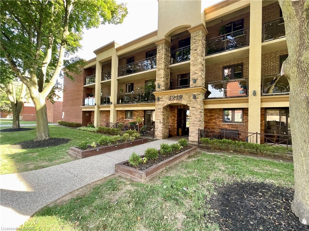 108-1212 Fennell Avenue E, Hamilton, ON - Outdoor With Facade
