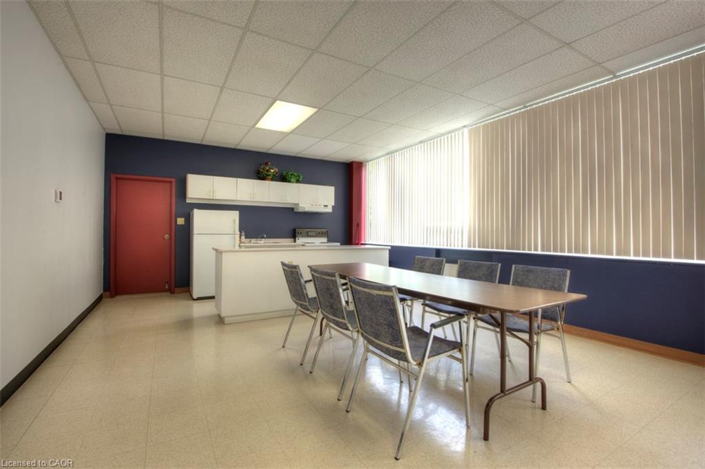 710-3227 King Street E, Kitchener, ON - Indoor Photo Showing Dining Room