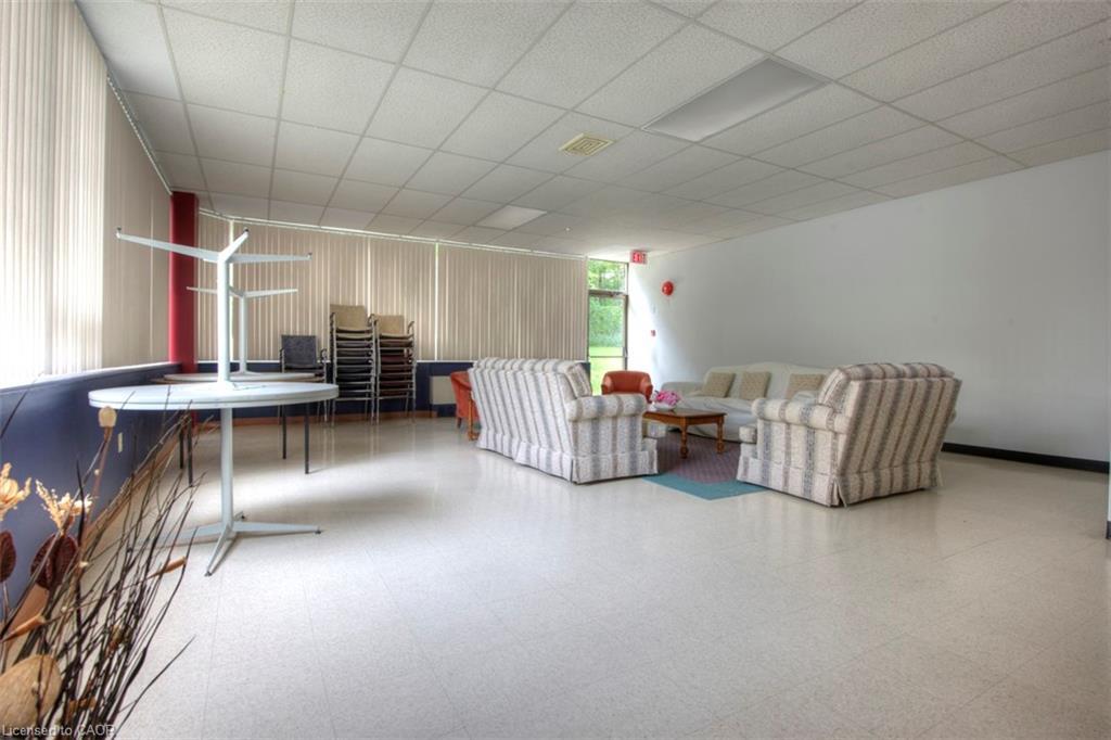 710-3227 King Street E, Kitchener, ON - Indoor Photo Showing Other Room