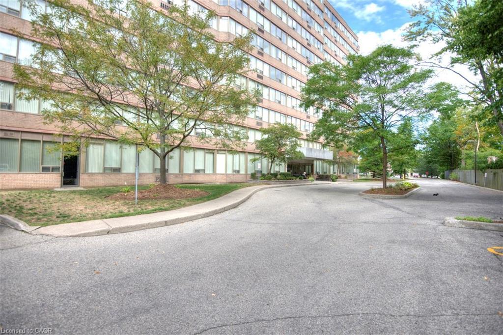 710-3227 King Street E, Kitchener, ON - Outdoor