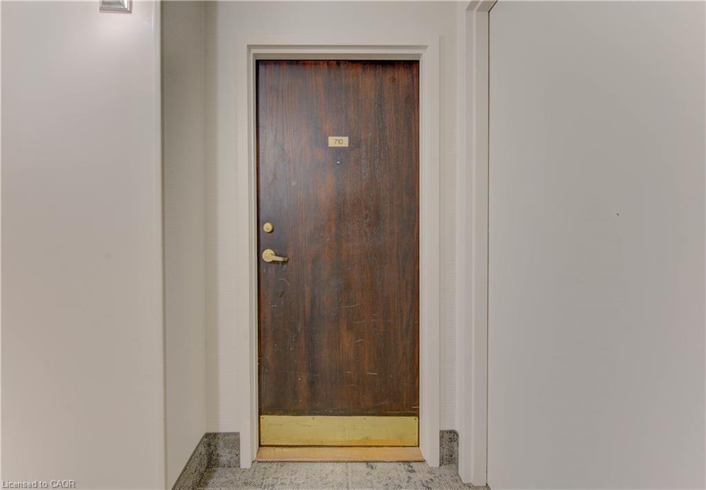 710-3227 King Street E, Kitchener, ON - Indoor Photo Showing Other Room