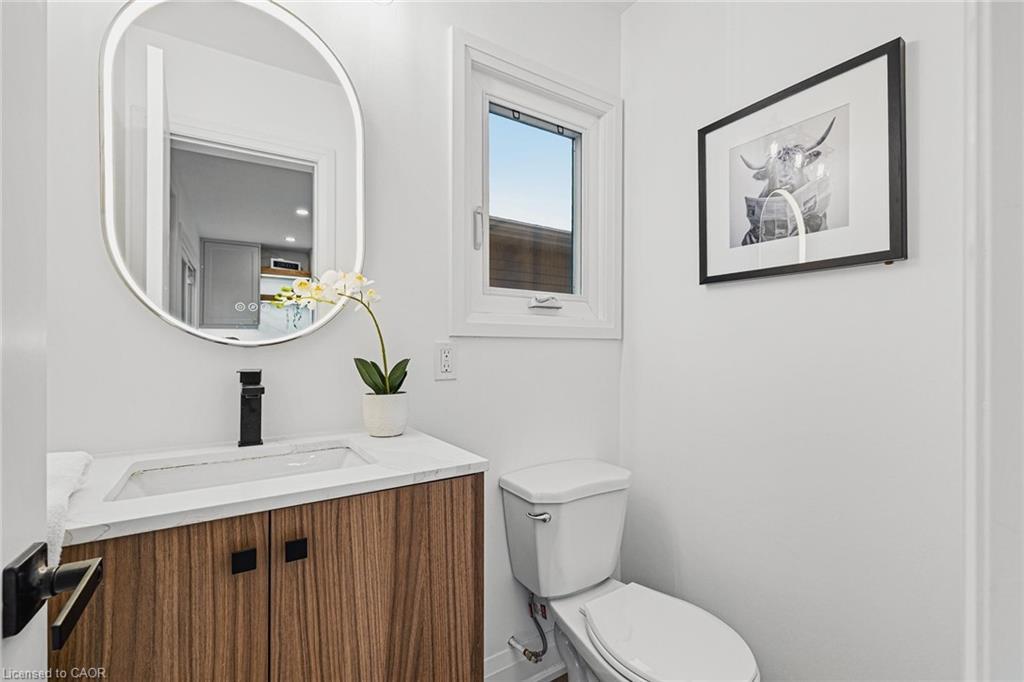 12 Scheifele Place, Woolwich, ON - Indoor Photo Showing Bathroom
