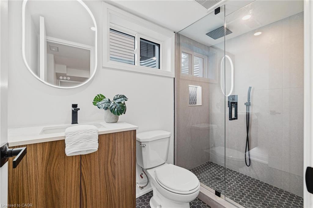 12 Scheifele Place, Woolwich, ON - Indoor Photo Showing Bathroom