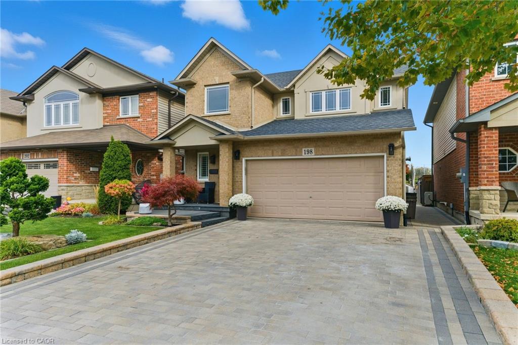 198 Springvalley Crescent, Hamilton, ON - Outdoor With Facade