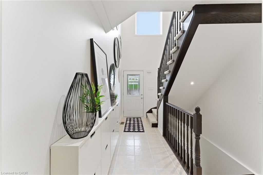 198 Springvalley Crescent, Hamilton, ON - Indoor Photo Showing Other Room