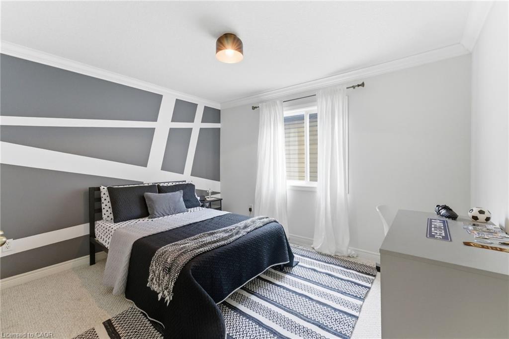 198 Springvalley Crescent, Hamilton, ON - Indoor Photo Showing Bedroom