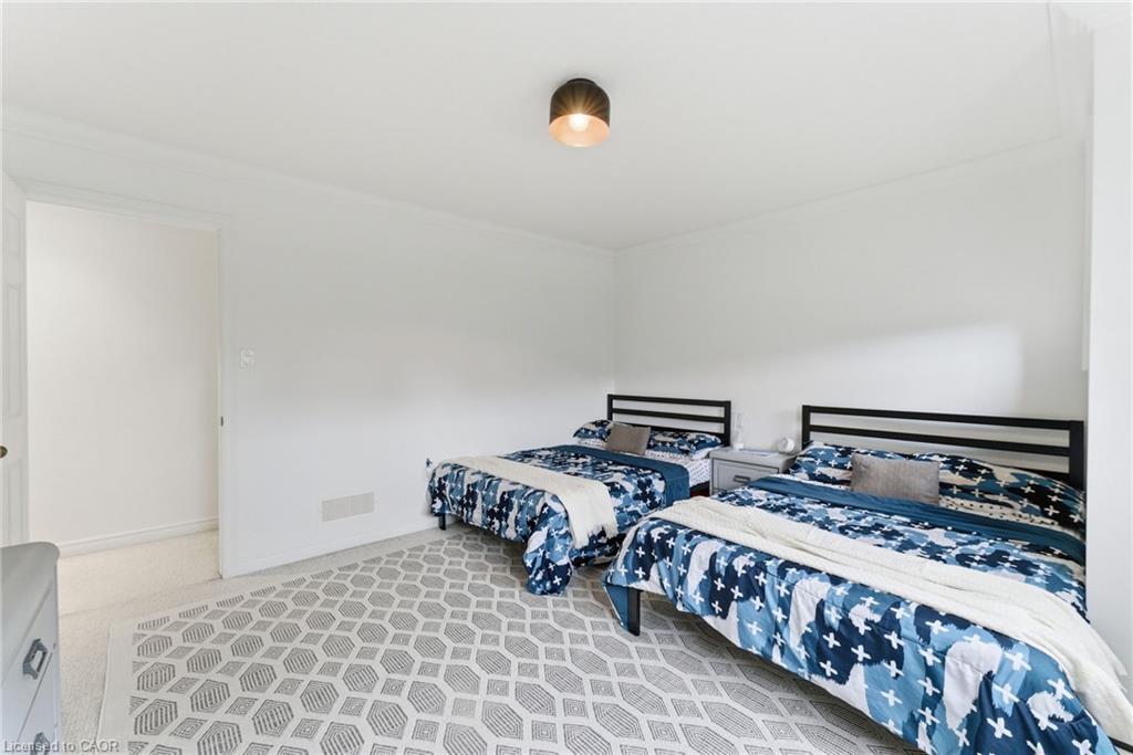 198 Springvalley Crescent, Hamilton, ON - Indoor Photo Showing Bedroom