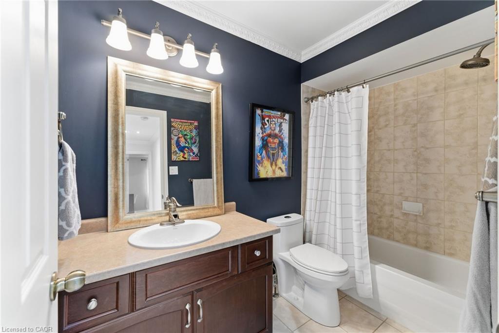198 Springvalley Crescent, Hamilton, ON - Indoor Photo Showing Bathroom