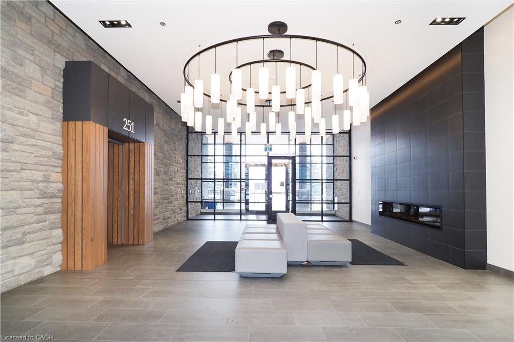 415-247 Northfield Drive E, Waterloo, ON - Indoor Photo Showing Other Room