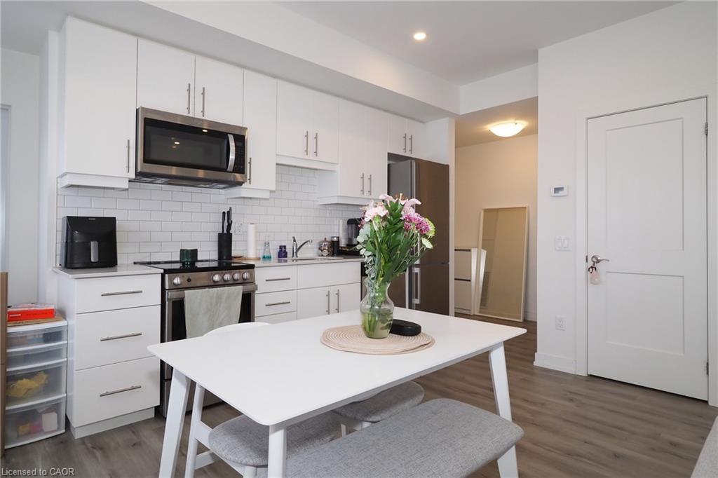 415-247 Northfield Drive E, Waterloo, ON - Indoor