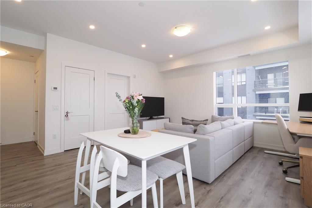 415-247 Northfield Drive E, Waterloo, ON - Indoor