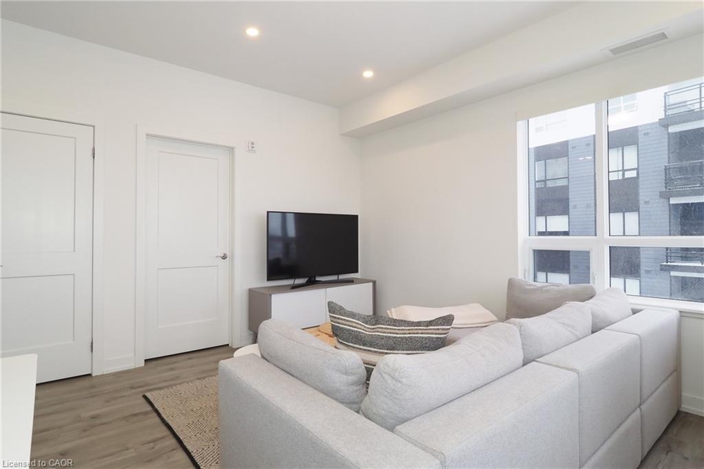 415-247 Northfield Drive E, Waterloo, ON - Indoor Photo Showing Other Room