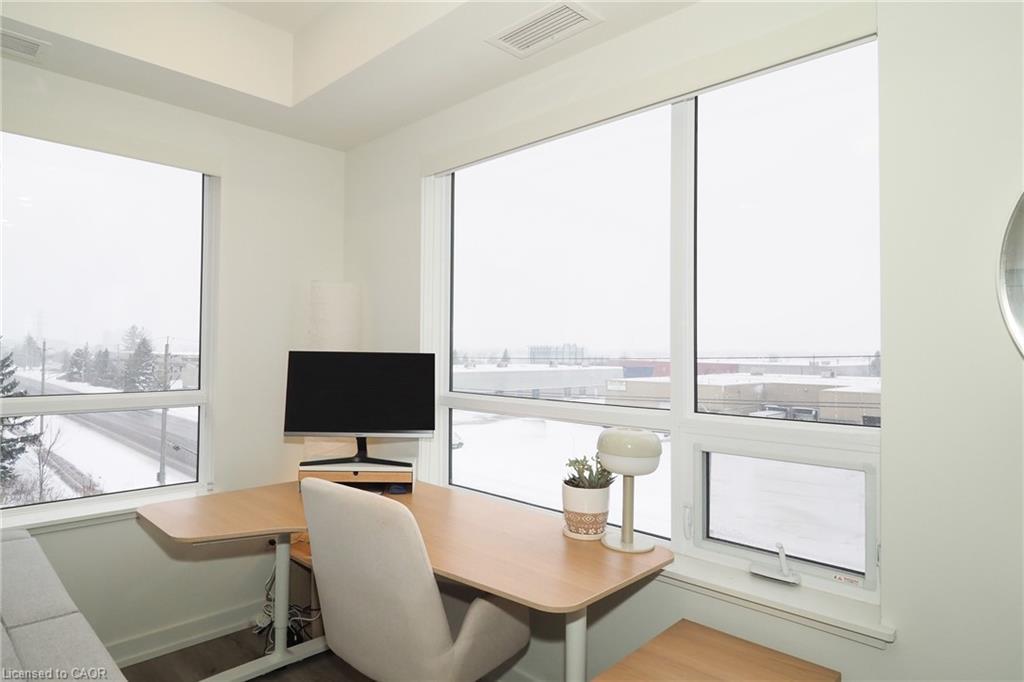 415-247 Northfield Drive E, Waterloo, ON - Indoor Photo Showing Office