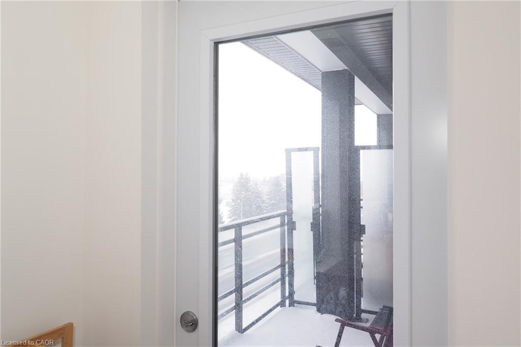 415-247 Northfield Drive E, Waterloo, ON - Indoor