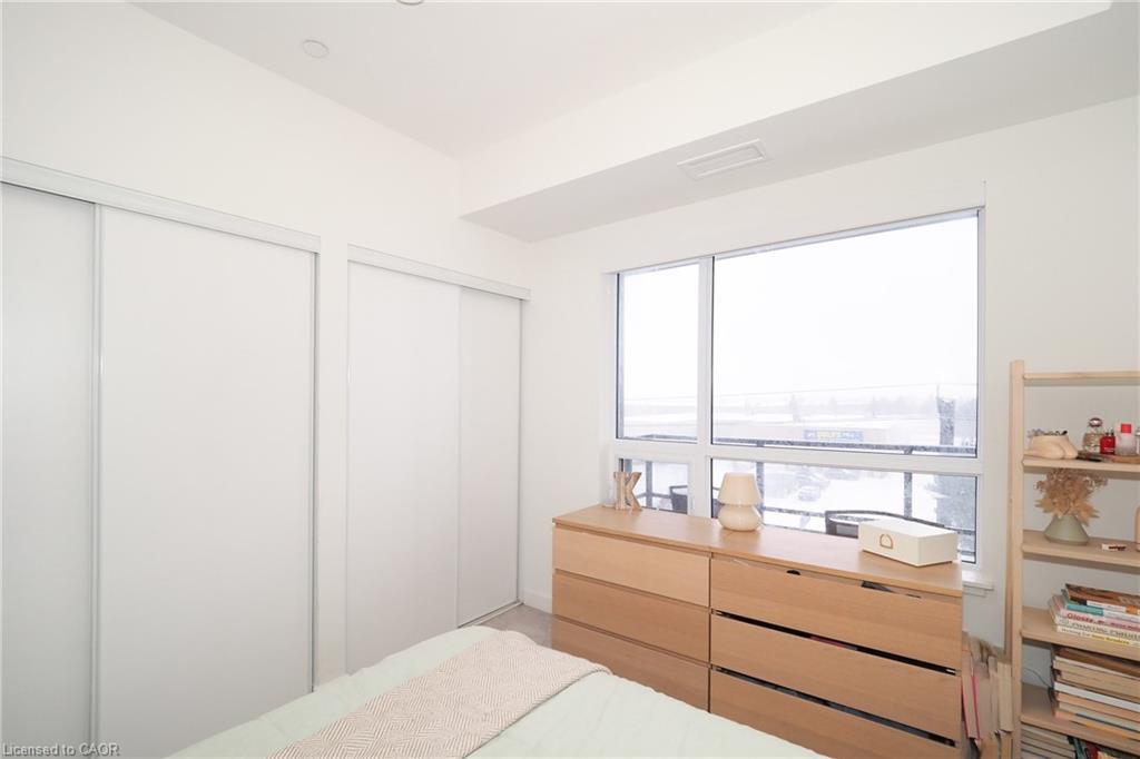 415-247 Northfield Drive E, Waterloo, ON - Indoor Photo Showing Bedroom