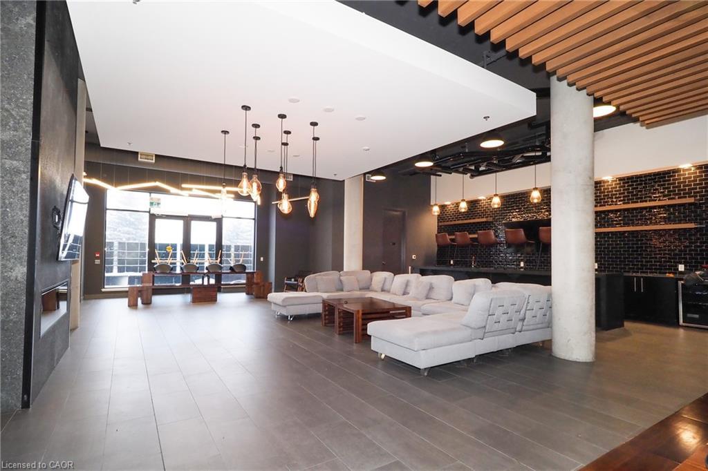 415-247 Northfield Drive E, Waterloo, ON - Indoor