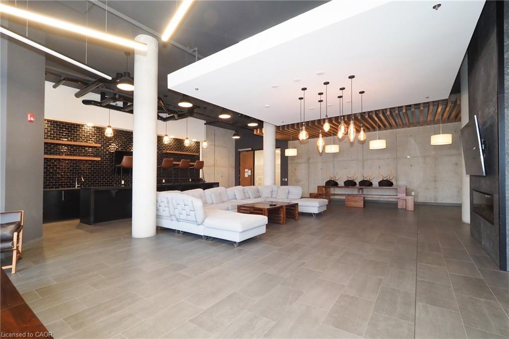 415-247 Northfield Drive E, Waterloo, ON - Indoor Photo Showing Other Room