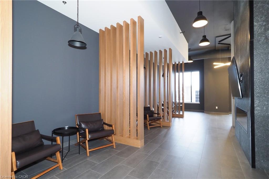 415-247 Northfield Drive E, Waterloo, ON - Indoor Photo Showing Other Room