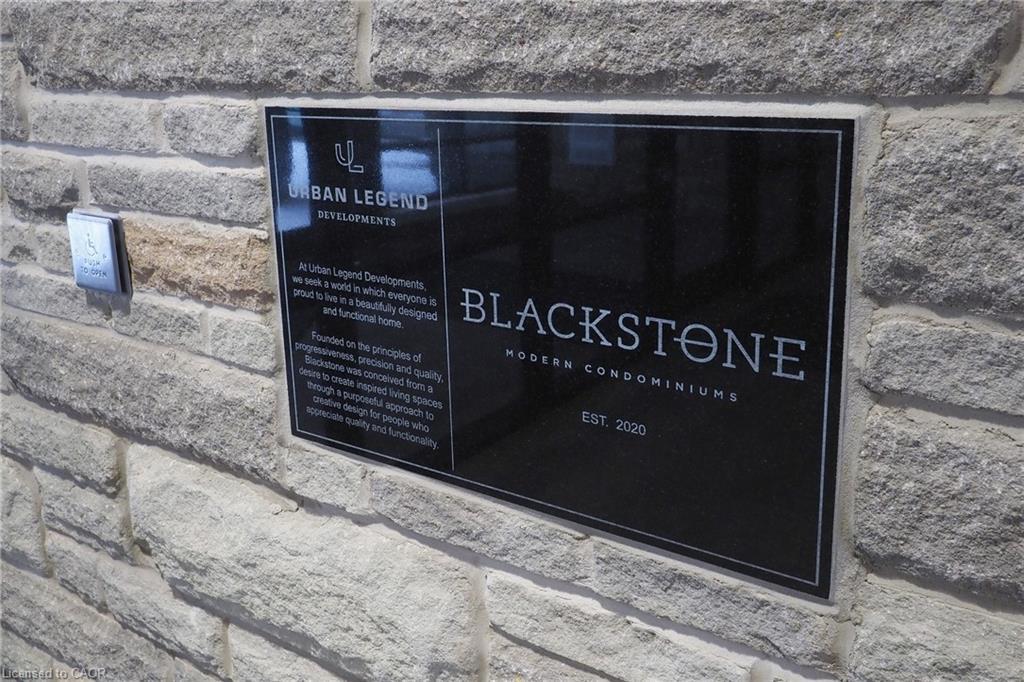 415-247 Northfield Drive E, Waterloo, ON - Outdoor