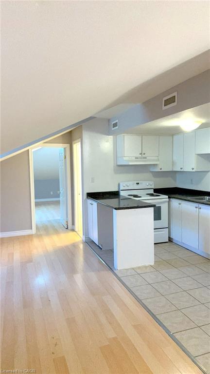 8-81 Dundas Street, Hamilton, ON - Indoor Photo Showing Kitchen