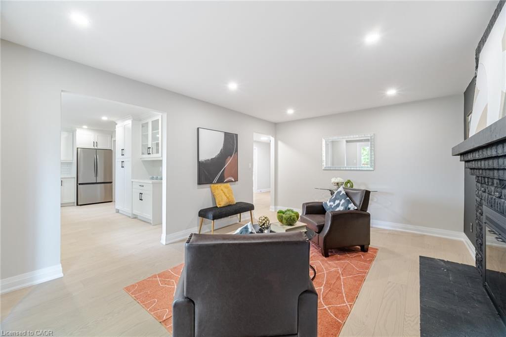 2392 Arnold Crescent, Burlington, ON - Indoor