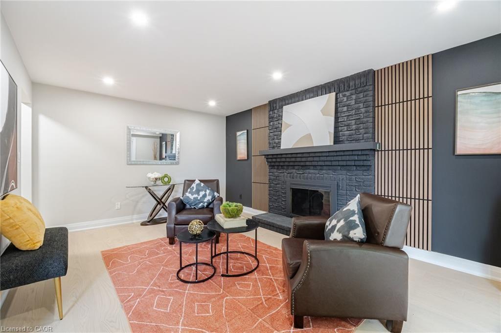 2392 Arnold Crescent, Burlington, ON - Indoor With Fireplace