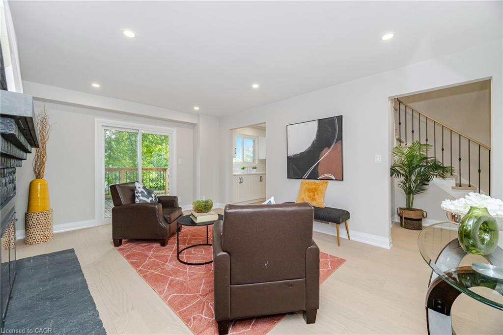 2392 Arnold Crescent, Burlington, ON - Indoor