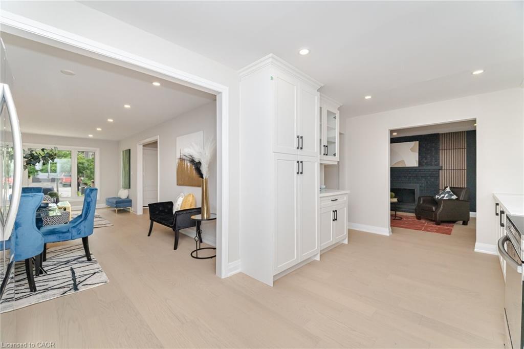 2392 Arnold Crescent, Burlington, ON - Indoor