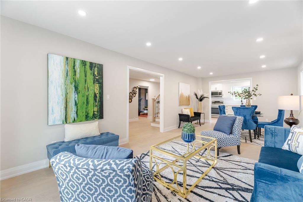 2392 Arnold Crescent, Burlington, ON - Indoor Photo Showing Living Room