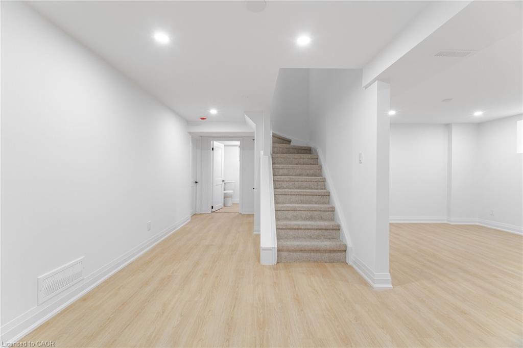 2392 Arnold Crescent, Burlington, ON - Indoor Photo Showing Other Room