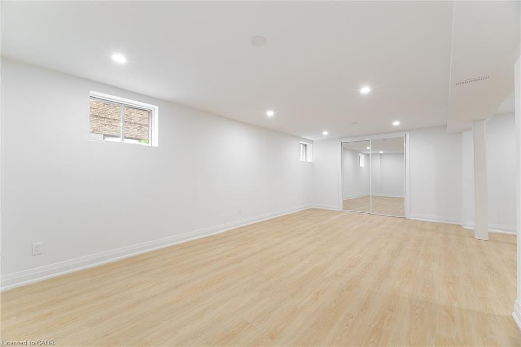 2392 Arnold Crescent, Burlington, ON - Indoor