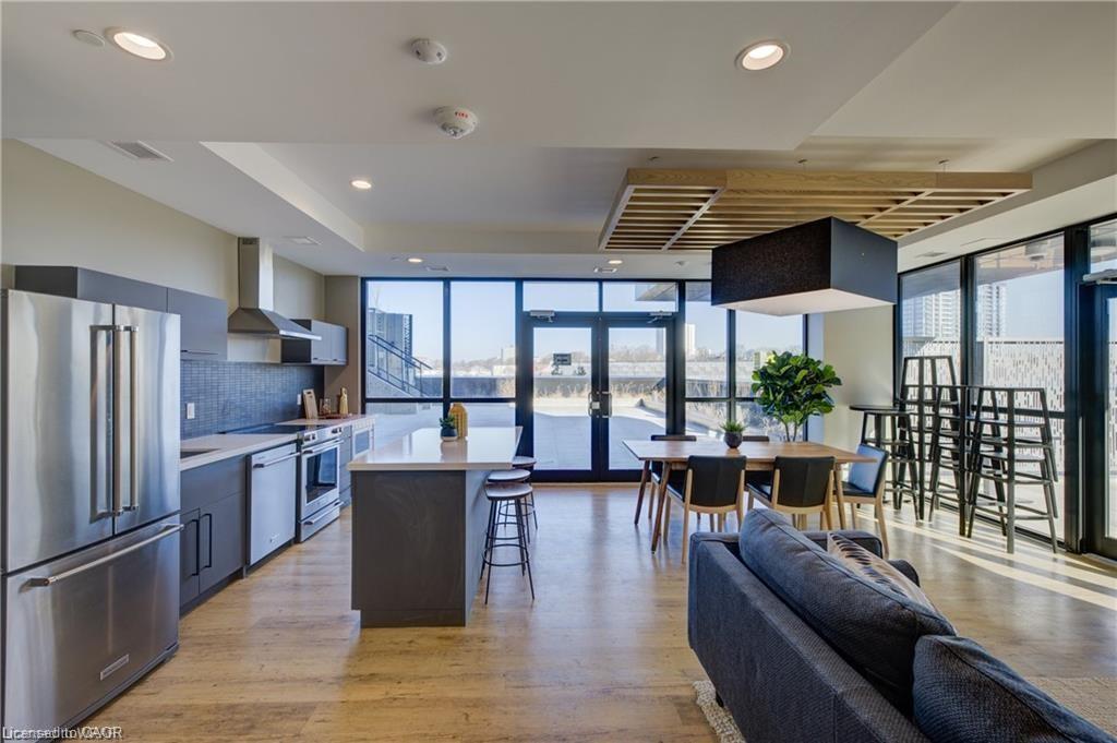 605-108 Garment Street, Kitchener, ON - Indoor Photo Showing Kitchen