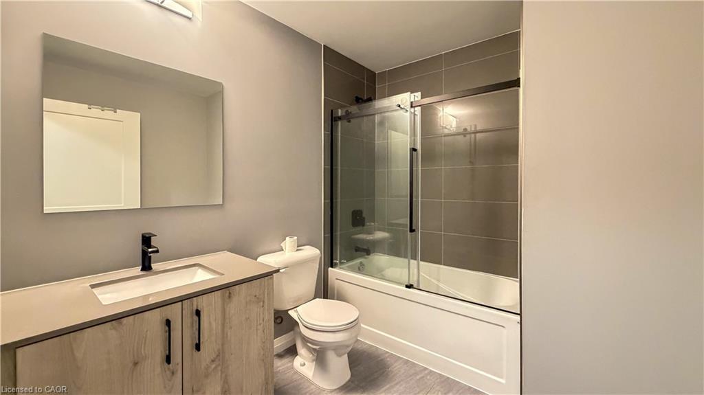 605-108 Garment Street, Kitchener, ON - Indoor Photo Showing Bathroom