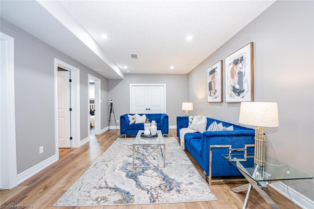 11-2848 King Street, Lincoln, ON - Indoor Photo Showing Other Room