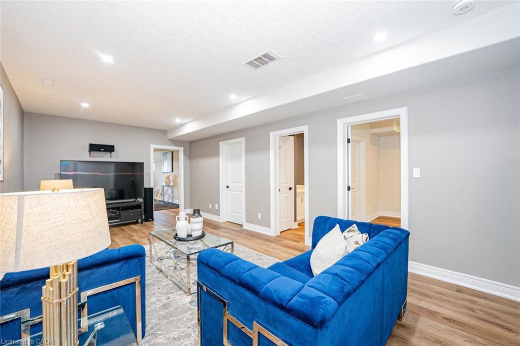 11-2848 King Street, Lincoln, ON - Indoor