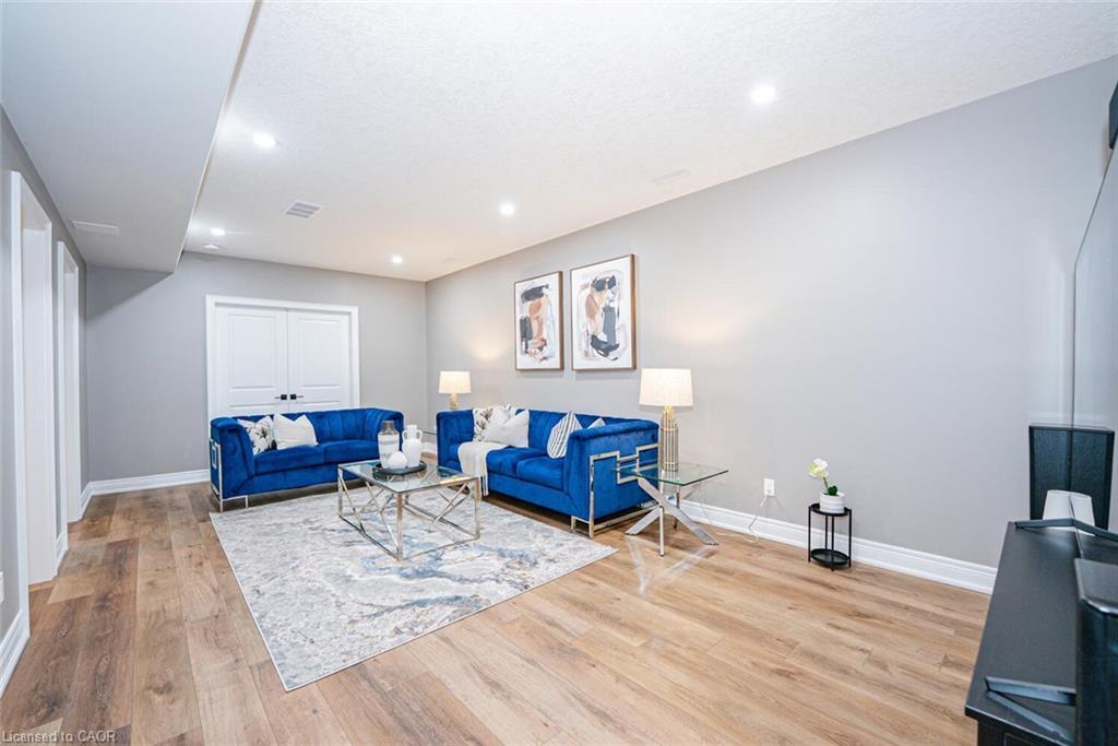 11-2848 King Street, Lincoln, ON - Indoor Photo Showing Other Room