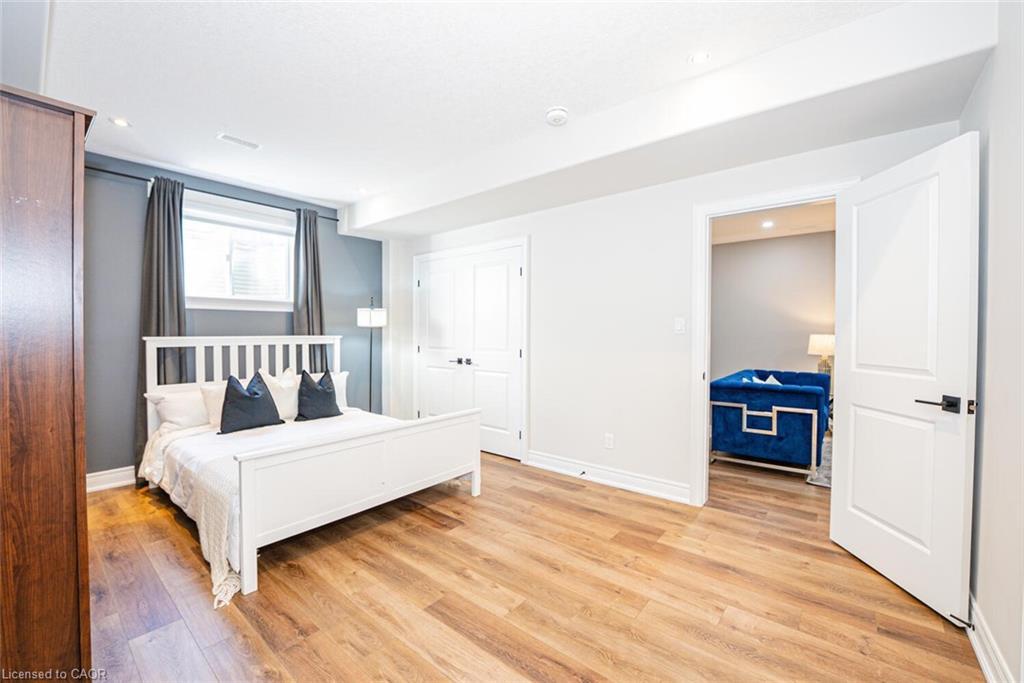 11-2848 King Street, Lincoln, ON - Indoor Photo Showing Bedroom