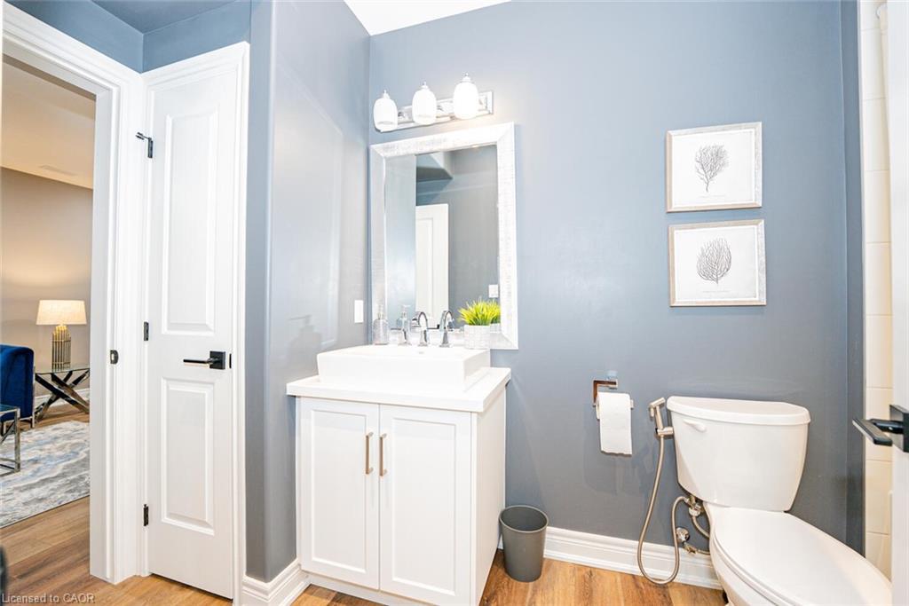 11-2848 King Street, Lincoln, ON - Indoor Photo Showing Bathroom