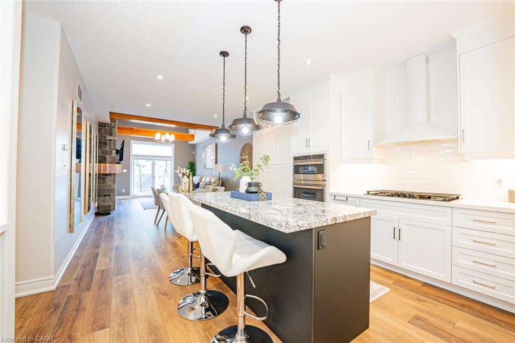 11-2848 King Street, Lincoln, ON - Indoor Photo Showing Kitchen With Upgraded Kitchen