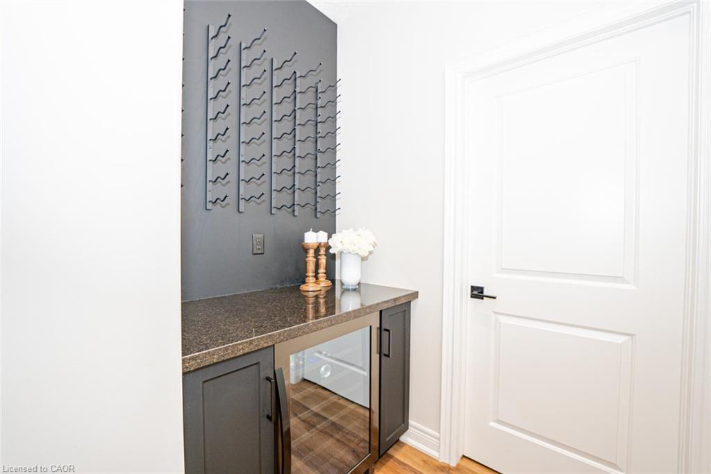 11-2848 King Street, Lincoln, ON - Indoor Photo Showing Other Room