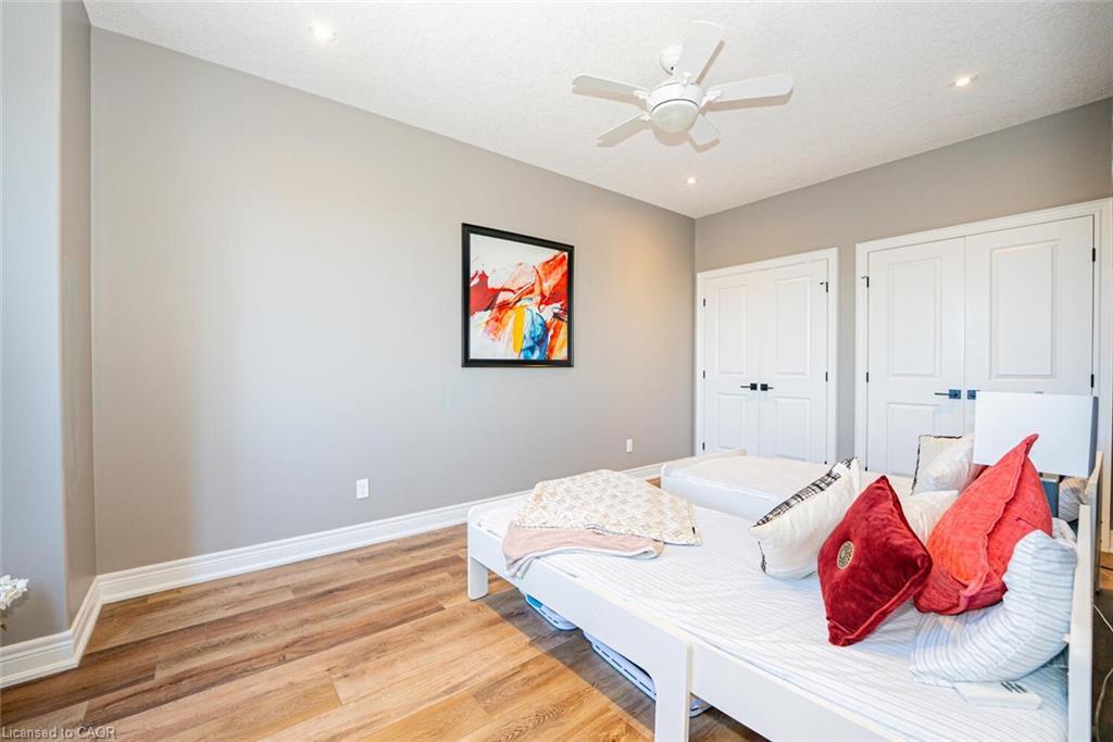 11-2848 King Street, Lincoln, ON - Indoor Photo Showing Bedroom