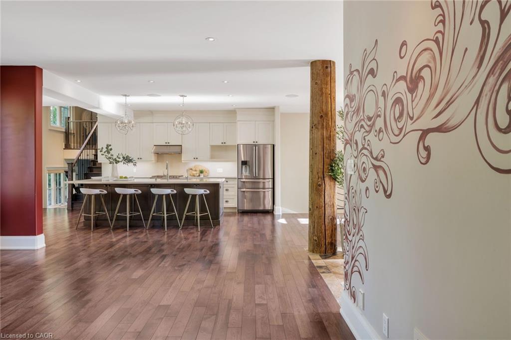 2448 Bridge Road, Oakville, ON - Indoor