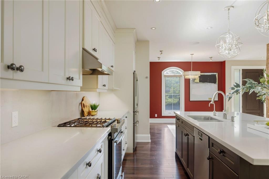 2448 Bridge Road, Oakville, ON - Indoor Photo Showing Kitchen With Double Sink With Upgraded Kitchen