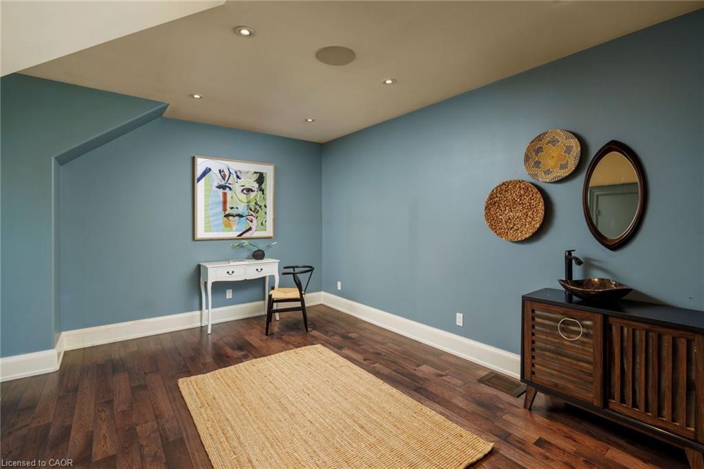 2448 Bridge Road, Oakville, ON - Indoor