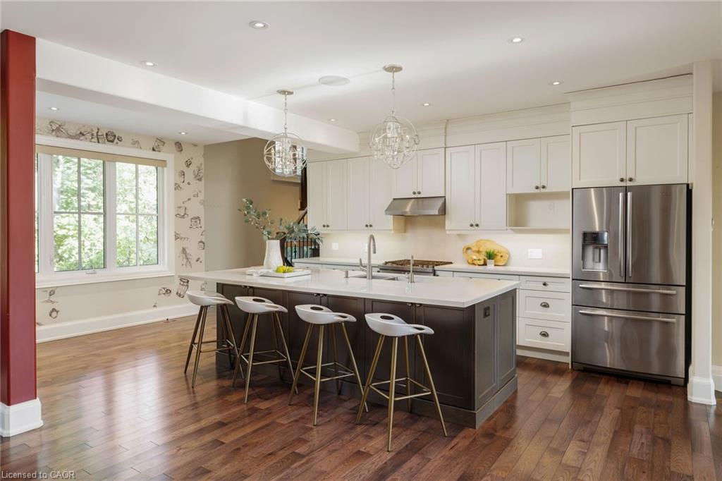 2448 Bridge Road, Oakville, ON - Indoor Photo Showing Kitchen With Upgraded Kitchen
